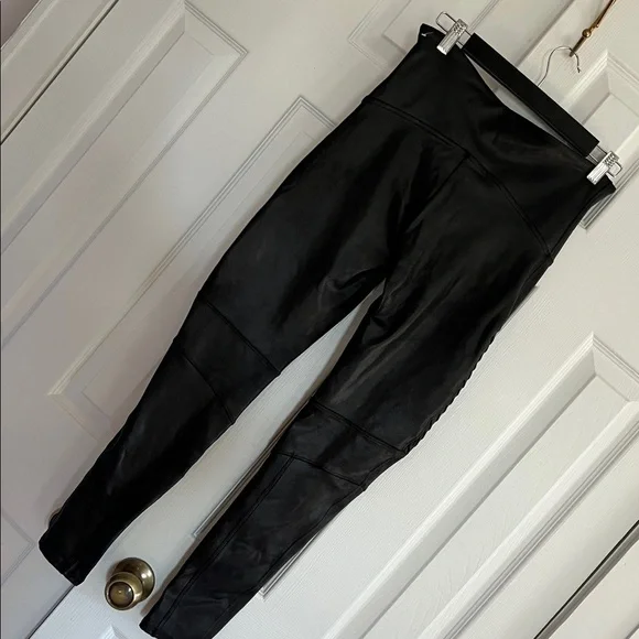 Spanx Faux Leather Moto Leggings in Black Size XL - Picture 10 of 17